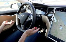 Илон Маск утверждает, что автопилот электромобилей Tesla водит вдвое безопасней, чем человек