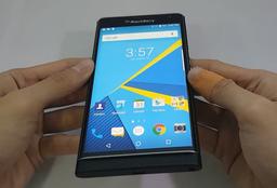 Видео дня: BlackBerry Priv с ОС Android 6.0 Marshmallow