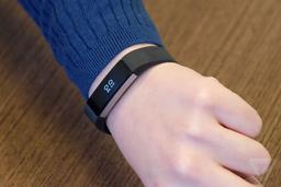 Fitbit отзывает жалобу на Jawbone, поданную в ITC