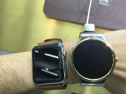 В экспозицию ZTE на выставке MWC 2016 вошли умные часы Axon Watch