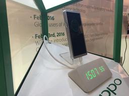 Технология быстрой зарядки Oppo Super VOOC Flash Charge позволяет зарядить типичный смартфон за 15 минут