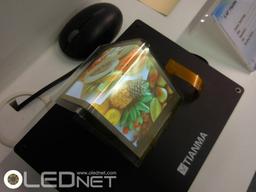 Китайская компания Tianma показала свою первую гибкую панель AMOLED
