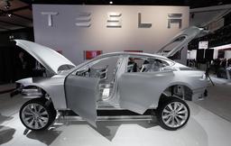 Предварительные заказы на электромобиль Tesla Model 3 начнут принимать 31 марта 2016, а продажи стартуют в конце 2017