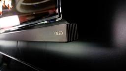 Новые телевизоры OLED компании LG характеризуются толщиной всего 2,57 мм
