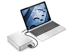 LaCie Chrome — внешний накопитель со скоростью записи 900 МБ/с, в корпусе которого располагается пара SSD в конфигурации RAID 0
