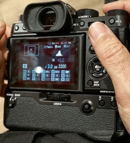 Фото дня: камера Fujifilm X-T2 с батарейной рукояткой