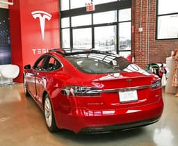Tesla больше не предлагает услугу выкупа своих авто спустя три года эксплуатации