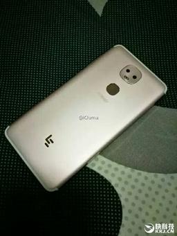 «Двуглазый» смартфон LeEco улыбается на камеру