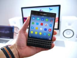 BlackBerry пока не отказывается от собственной ОС, но и не говорит о намерении выпустить новый смартфон с BB10