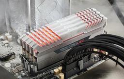 Модули памяти Corsair Vengeance LED DDR4 оснащены подсветкой