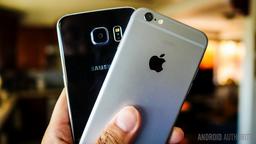 Samsung увеличила долю выручки на рынке смартфонов, а Apple, напротив, потеряла