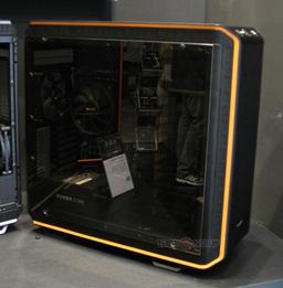 Корпус Be Quiet! Dark Base 900 Pro оснащен встроенной беспроводной зарядкой, а системную плату в нем можно расположить двумя способами