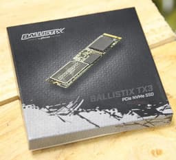 В твердотельных накопителях Crucial Ballistix TX3 PCIe NVMe типоразмера M.2 используется контроллер Silicon Motion SMI2260H 