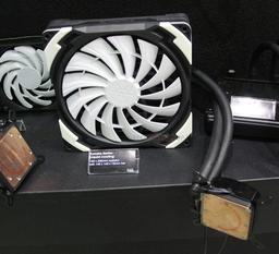Конструкция системы жидкостного охлаждения SilverStone Tundra TD05 включает 160-миллиметровый вентилятор