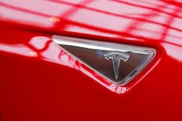 Емкость батарей электромобилей Tesla Model S будет ограничена программным путем; ограничение можно снять за дополнительную плату
