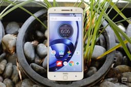 Смартфон Moto Z подвергся испытанию на прочность