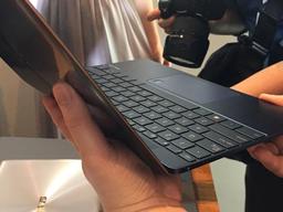 Картинки с выставки: ультратонкий ноутбук Asus ZenBook 3 на Computex 2016