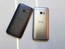 Выручка HTC рухнула в три раза