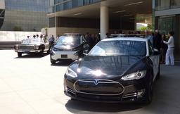 Полиция Лос-Анджелеса после годового тестирования Tesla Model S решила, что пока электромобили не подходят для этой работы