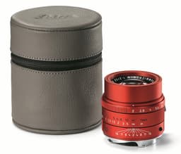 Объектив Leica APO-Summicron-M 50mm f/2 ASPH стал первым объективом Leica, окрашенным в красный цвет