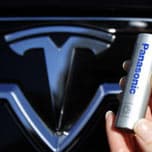 Tesla должна компании Panasonic 1,7 млрд долларов