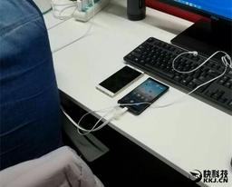 Появилось изображение черного варианта смартфона Zuk Edge