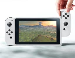 Консоль Nintendo Switch оснащена дисплеем диагональю 6,2 дюйма