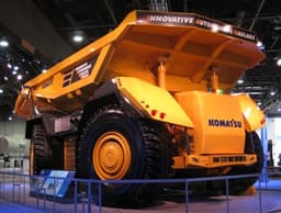 Komatsu представила беспилотный самосвал с полной массой 416 тонн