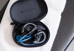 Mophie Power Capsule — компактный чехол для переноски и зарядки разнообразной носимой электроники