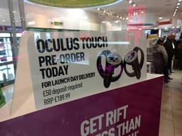 В Великобритании контроллеры Oculus Touch будут стоить значительно больше $200