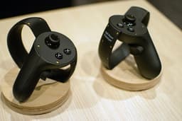 Контроллеры Oculus Touch поступят в продажу в ноябре по цене 200 евро