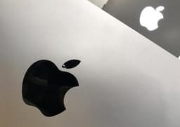 Apple рассматривает возможность участия в покупке полупроводникового производства Toshiba