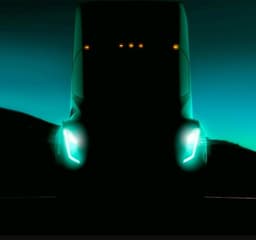 Tesla планирует испытывать самоуправляемые грузовики в Неваде