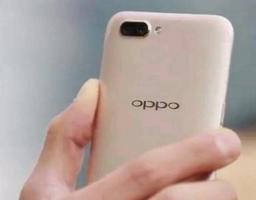 Появилось первое «живое» фото смартфона Oppo R11 со сдвоенной основной камерой