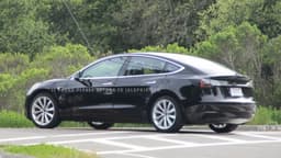Первые тестовые автомобили Tesla Model 3 стали замечать на дорогах общего пользования