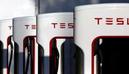 Tesla договорилась с бывшим руководителем программы разработки автопилота вне суда