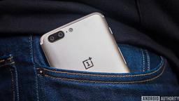 Фотогалерея дня: смартфон OnePlus 5 в цвете Soft Gold 