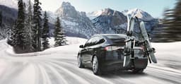 Tesla снова снижает цены на свои авто