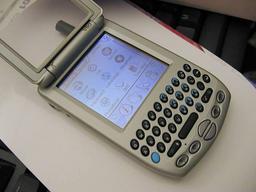 В начале следующего года компания TCL возродит бренд Palm на рынке смартфонов