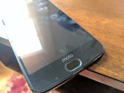 Дисплей смартфона Moto Z2 Force можно поцарапать даже ногтем