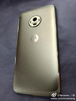 Появилось новое изображение задней панели смартфона Motorola Moto G5 Plus