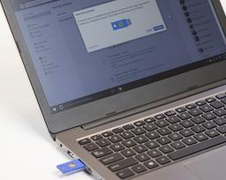 В Facebook* появилась возможность использовать USB-накопитель в качестве электронного ключа