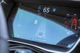 Специалиста, руководившего разработкой автопилота, обвинили в краже секретов Tesla