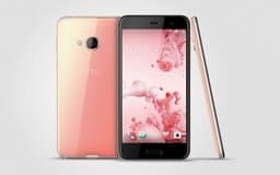 Смартфон HTC U Play похож на старшую модель внешне, но не по параметрам
