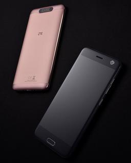 Бюджетный смартфон ZTE Blade V8, оснащенный сдвоенной камерой, представлен официально
