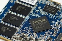 Toshiba передала TMC часть акций Phison