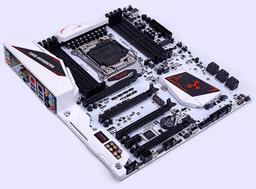 Системная плата Colorful iGame X299 Vulcan X доступна в двух вариантах внешнего оформления