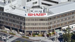 Квартальный доход Sharp за год уменьшился на 20%, но убыток сменился прибылью