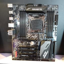 Материнская плата Gigabyte X299-UD4 может войти в число самых доступных моделей на чипсете Intel X299
