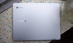 Запуск хромбука Samsung Chromebook Pro откладывается, а вместе с ним и выход из стадии беты поддержки ПО Android в Chrome OS